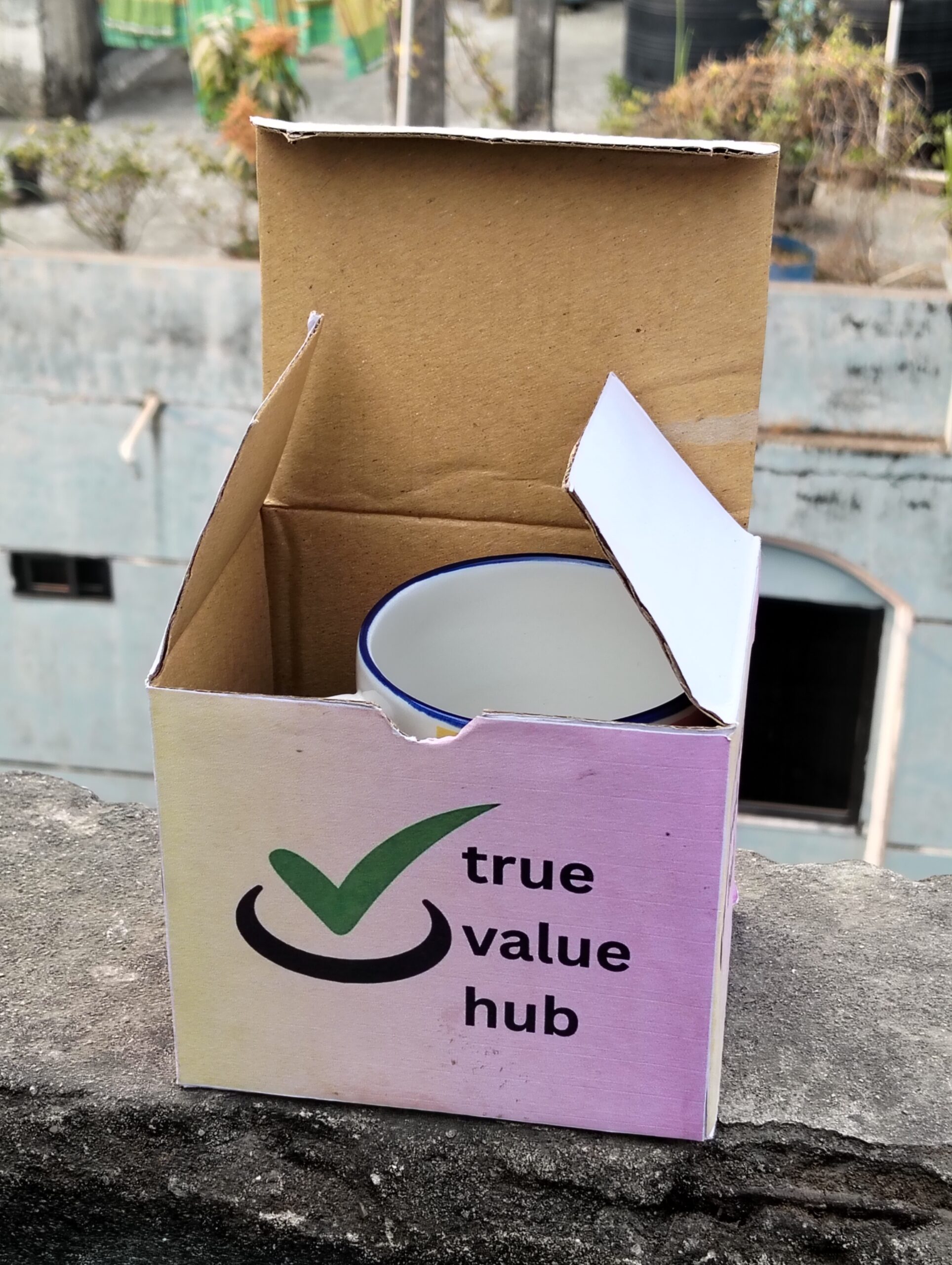 True Value Hub Coffee Mug – Premium Ceramic Tea & Coffee Cup, Gradient Color Design with Blue Handle, 11 Oz Durable Mug for Home & Office - Image 3